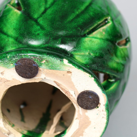 Image 1 of Pieter Groeneveldt (1889-1982) Grün glasierter Tischlampensockel mit cremefarbenem Schirm, ca. 1960 