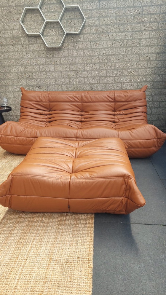 Image 1 of Ligne Roset Togo 3-Sitzer und Hocker