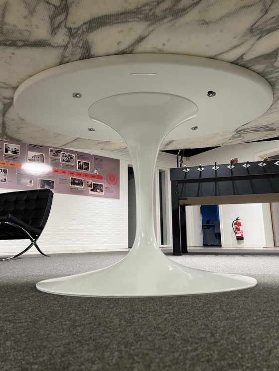 Image 1 of Knoll Saarinen Tulip Esstisch