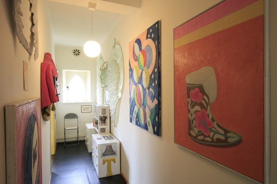 Image 1 of Jan Gregoor – Luftballons über Gartenskulptur