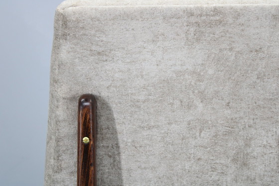 Image 1 of 1970er Satz von acht restaurierten Esszimmerstühlen, Tschechoslowakei