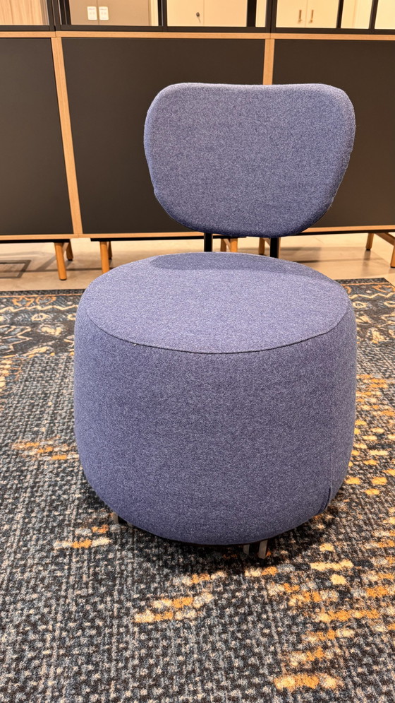 Image 1 of Frenchy Ottoman - Stilvoller Komfort auf Rädern