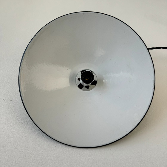 Image 1 of Alte Emaille Hängeleuchte Industrielle Kegelform
