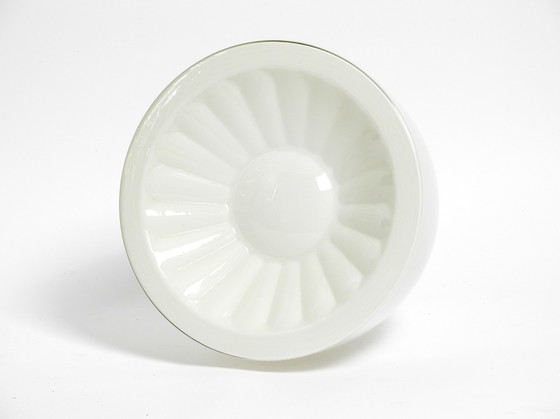 Image 1 of Schöne große Original Mid Century Opalglas Deckenlampe