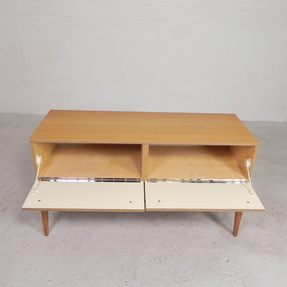 Image 1 of Sideboard mit 2 Schubladen und 2 Klappen aus Birkenfurnier, 1960er Jahre