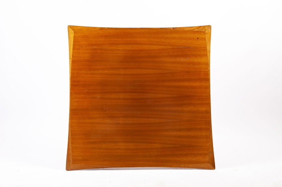 Image 1 of Moderner Couchtisch aus Nussholz