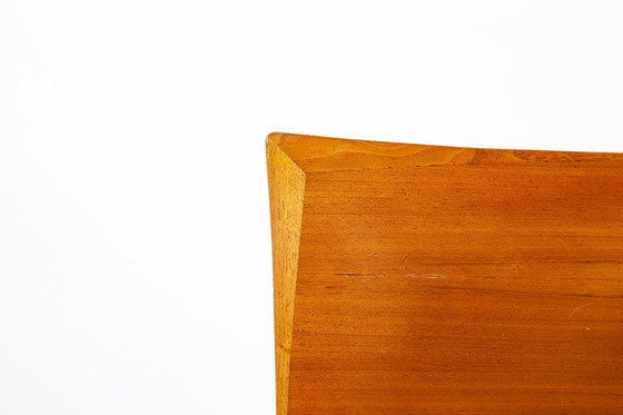 Image 1 of Moderner Couchtisch aus Nussholz