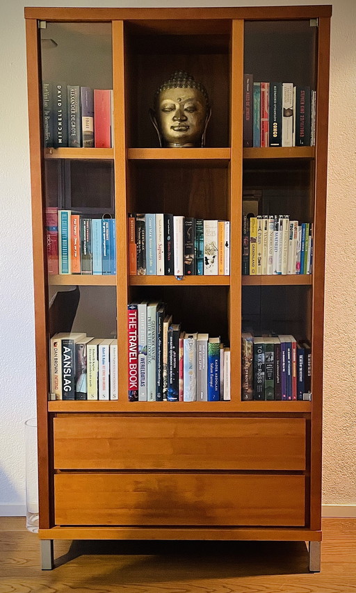 Sideboard und Bücherregal