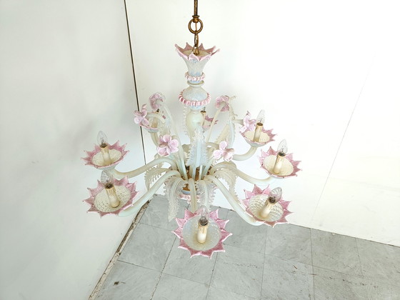 Image 1 of Vintage Kronleuchter aus Glas mit Blumenmuster