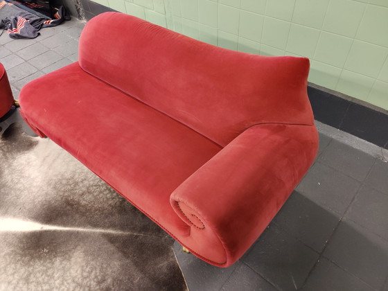 Image 1 of Bretz Gaudi Sofa rot mit Fußhocker