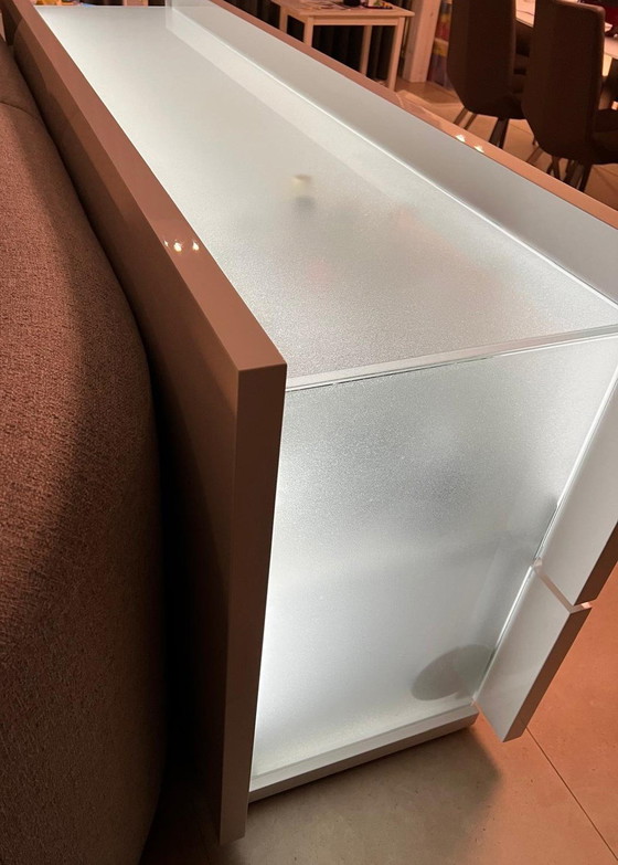 Image 1 of Sideboard Raumteiler Korpus gehärtetes Glas mit hochglanzlackierter weißer Oberfläche