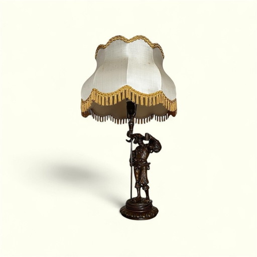 Antike bronzierte Zinnfigur Lampe