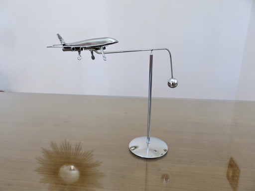 Altes Kinetik-Mobil aus Metall, Vintage Kinetic Metal Quadjet, 70er Jahre