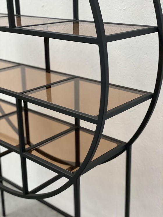 Image 1 of Pols Potten runder Schrank mit Glasetagere