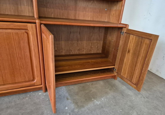 Image 1 of Dänischer Design Teakholz-Schrank