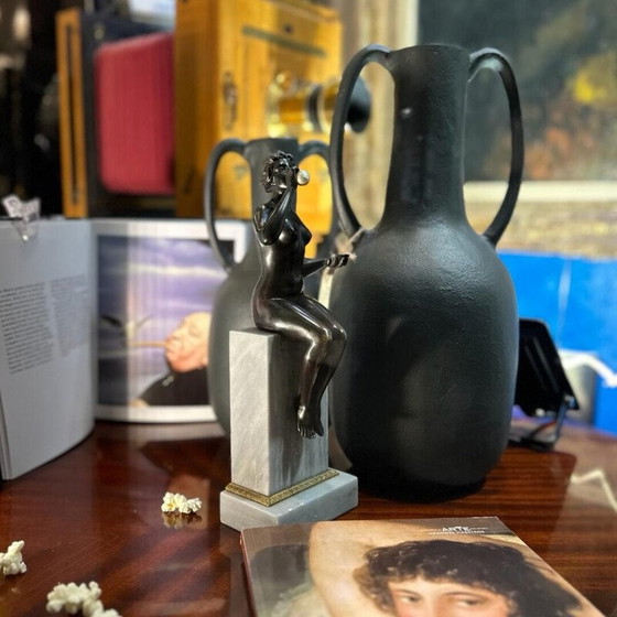 Image 1 of Jugendstil-Skulptur "Frau, die Seifenblasen bläst" aus Bronze und Marmor, 1920