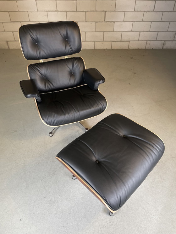 Image 1 of Vitra Eames Lounge Chair + Ottoman Im Ausstellungsraum Zustand