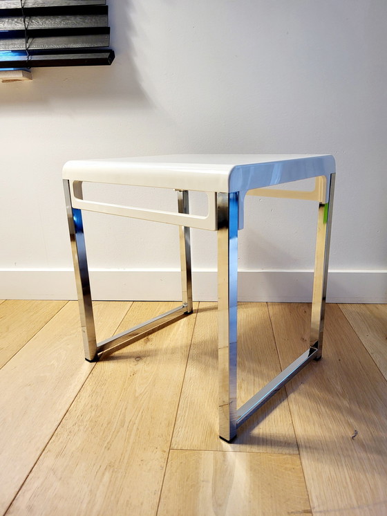 Image 1 of Space Age Beistelltisch, Designer Marc Berthier für Prisunic, Chrom und weißes Acryl, 1960er Jahre