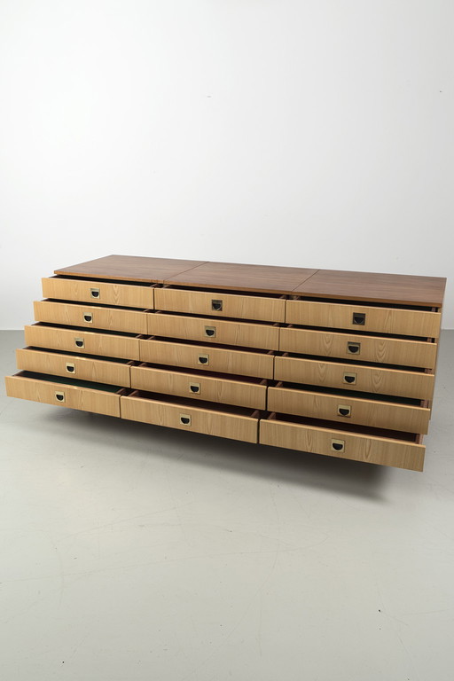 Einzigartiges upgecyceltes Sideboard mit 12 Schubladen