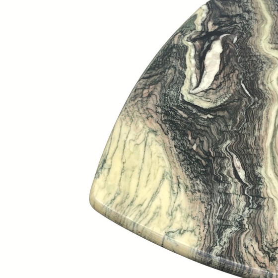 Image 1 of Italienischer Cipollino Marmor Niere Oval Beistelltisch, 1970S