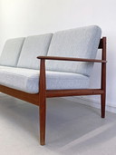 Grete Jalk France & Son Dreisitzer im dänischen Design