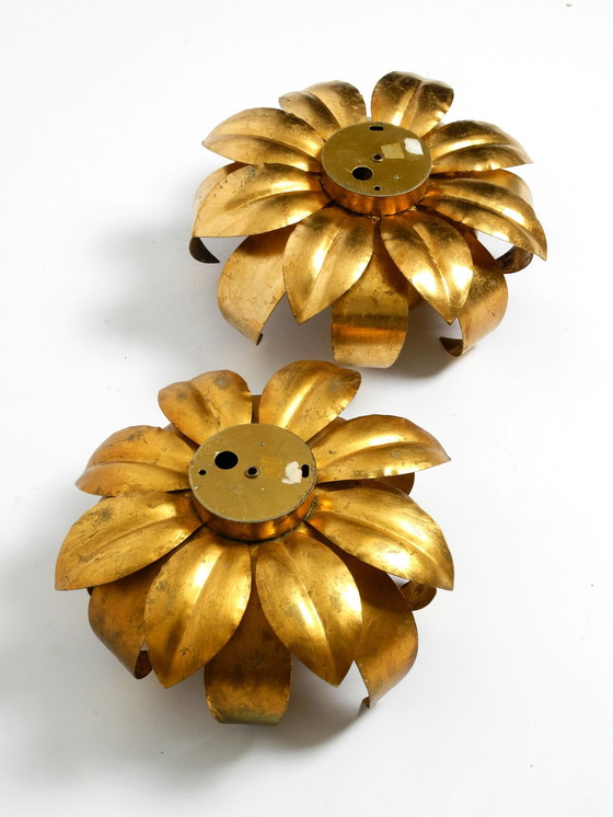 Image 1 of Pair of Beautiful 70'S vergoldeten floralen Wand-oder Deckenleuchte mit großen Blättern in Regency Design