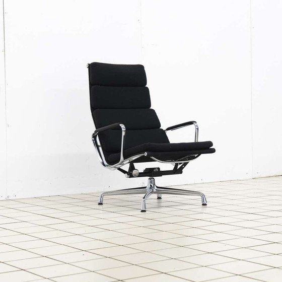 Image 1 of Vitra Eames Ea222 Soft Pad Lounge Stuhl