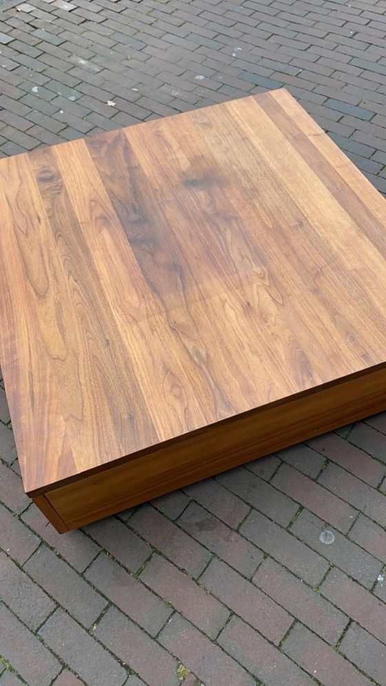 Image 1 of Moderner Couchtisch