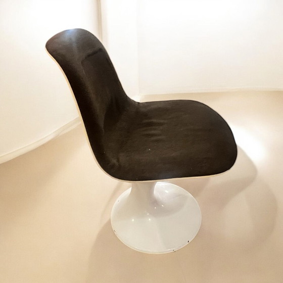 Image 1 of Herman Miller/Vitra Space Age Klassiker -  7Tlg. Orbit-Serien Ensemble Mit 6 Stühlen Und Tisch.