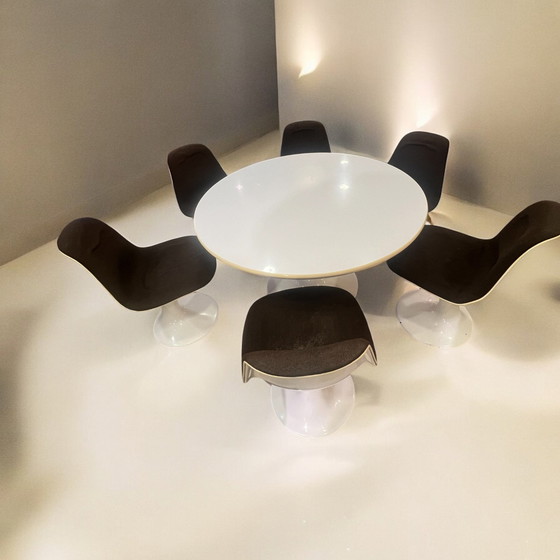 Image 1 of Herman Miller/Vitra Space Age Klassiker -  7Tlg. Orbit-Serien Ensemble Mit 6 Stühlen Und Tisch.