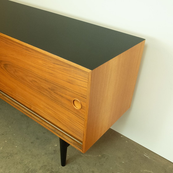 Image 1 of Sideboard, Nussbaum Mit Schwarzer Resopalplatte, 1960Er Jahre