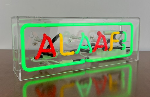 Neonlichtzeichen 'Alaaf' rot/gelb, nach 2020