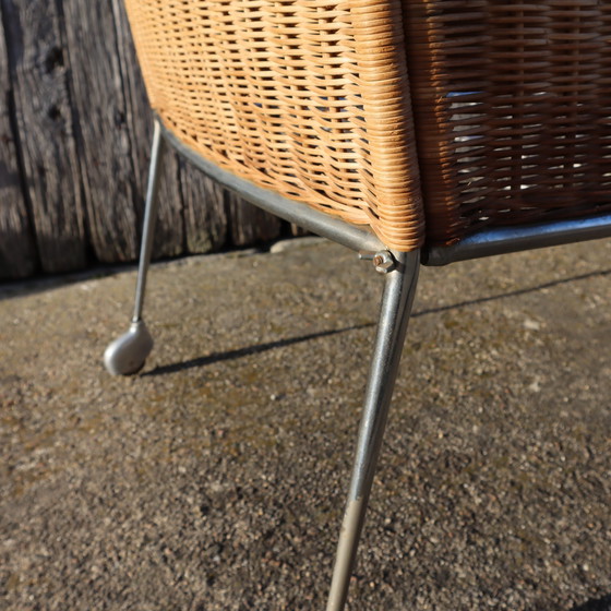 Image 1 of Französische Mid Century Krippe - Vintage mobile Krippe aus Rattan und Chrom 60S