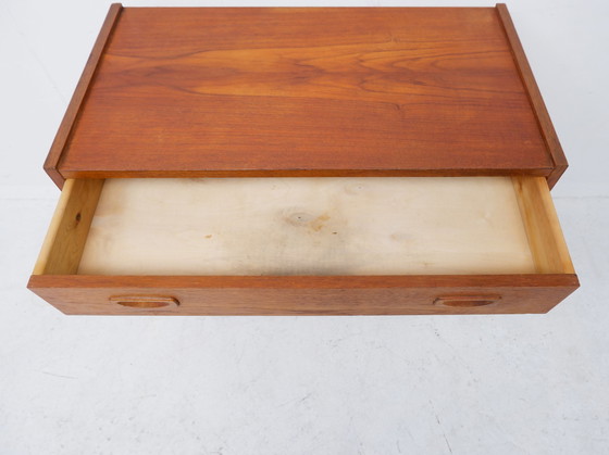 Image 1 of Schwedische Kommode mit 4 Schubladen