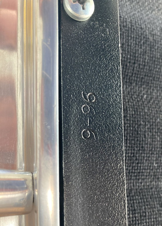 Image 1 of VITRA EA124 Eames-Loungesessel