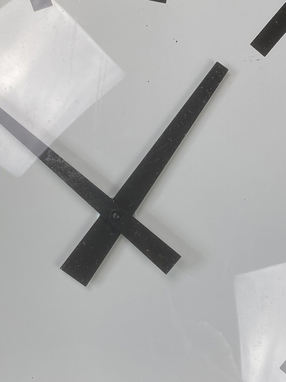 Image 1 of Wanduhr im Schweizer Industriedesign