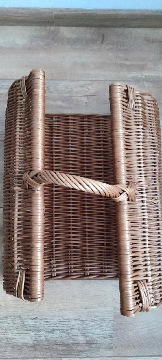 Image 1 of Weidenkamin Korb Baguette lesen Zeitung Katze