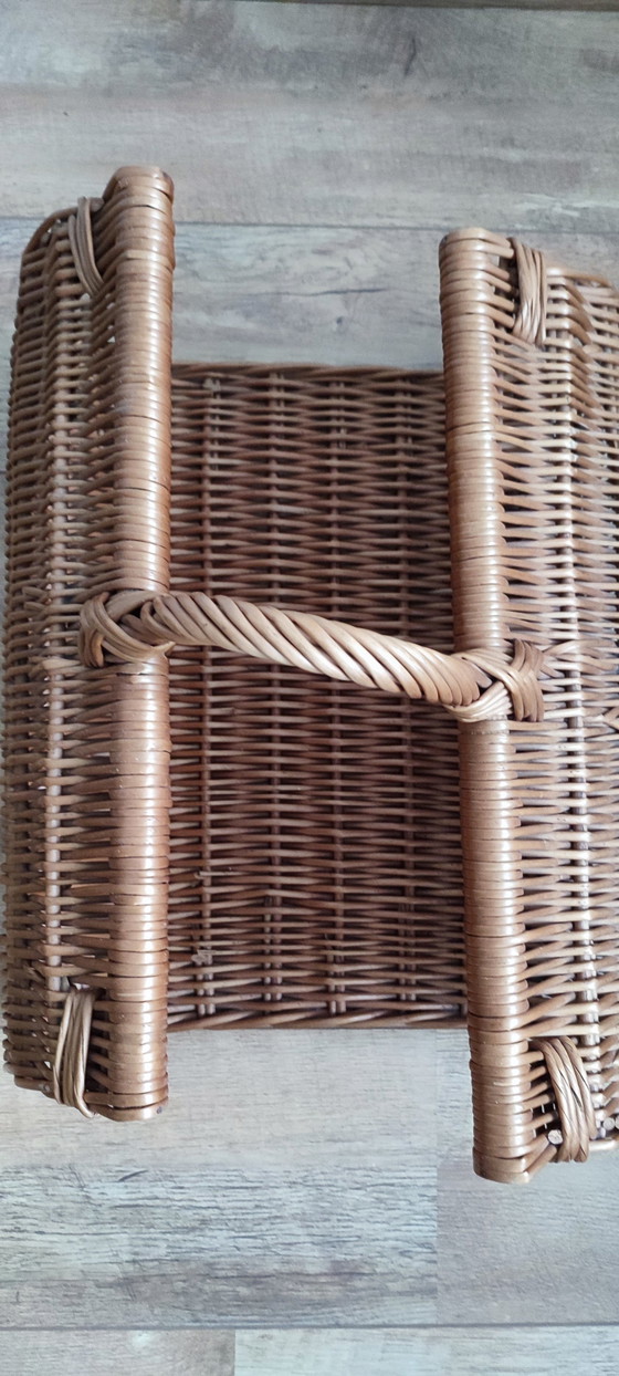 Image 1 of Weidenkamin Korb Baguette lesen Zeitung Katze