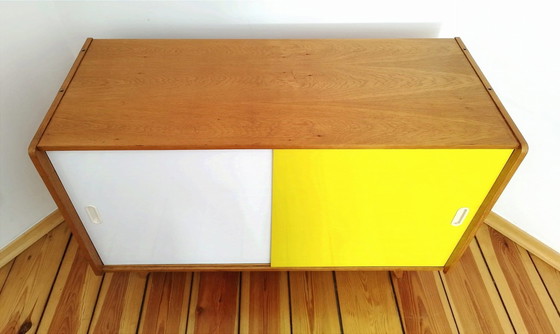 Image 1 of U 452 Schrank Entworfen von J. Jiroutek, Tschechoslowakei, 1960er Jahre.