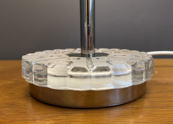 Image 1 of Runde Tischlampe mit orangefarbenem Schirm 1960S