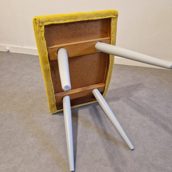 Image 1 of 50's Vintage Fußhocker Neu gepolstert Gelb Fußhocker