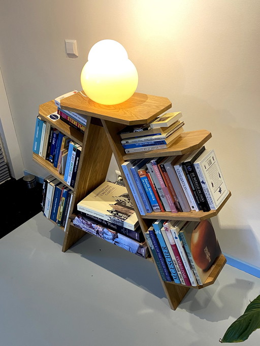 Raumschiff - Alpha - Bücherregal