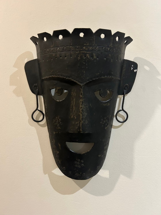 Image 1 of Brutalistische Metall-Maske