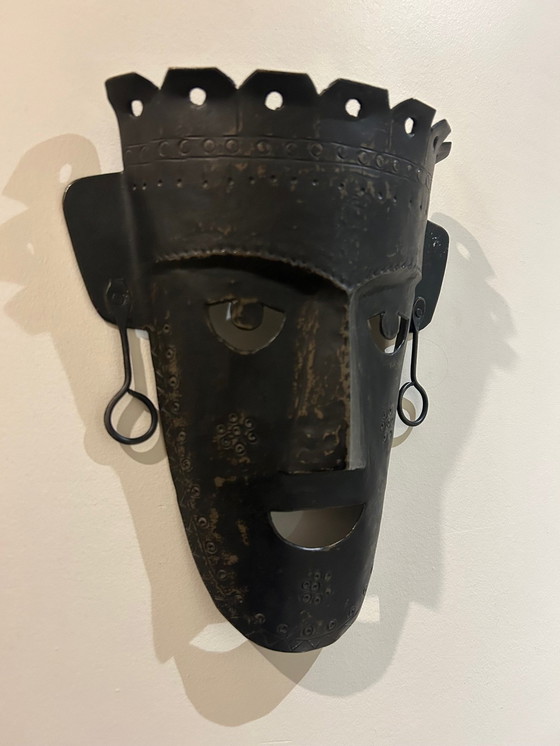 Image 1 of Brutalistische Metall-Maske