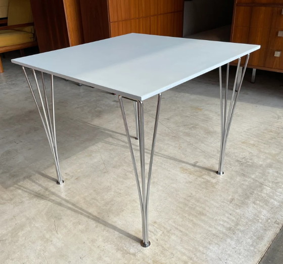 Image 1 of Minimalistisches Design Esstisch