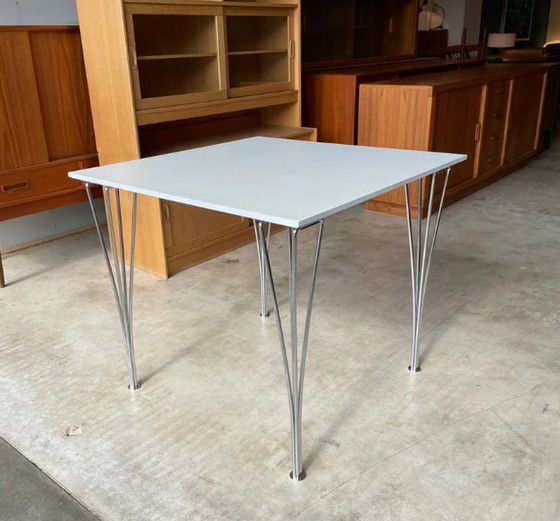 Image 1 of Minimalistisches Design Esstisch