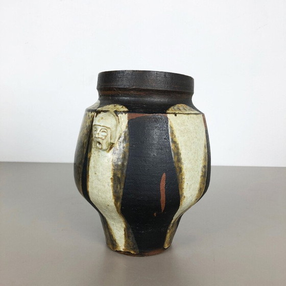 Image 1 of Abstrakte Keramik-Ateliervase "Köpfe" von Gerhard Liebenthron, Deutschland 1970