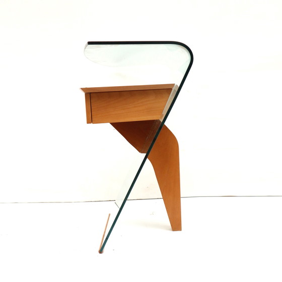 Image 1 of Wunderschön gearbeiteter Fernsehschrank im italienischen Design aus den 1970er Jahren