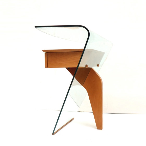 Image 1 of Wunderschön gearbeiteter Fernsehschrank im italienischen Design aus den 1970er Jahren