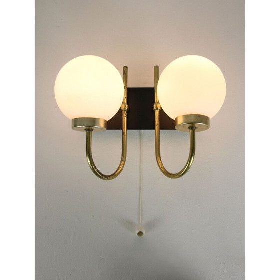 Image 1 of Paar alte Wandleuchten aus Messing und Opalin